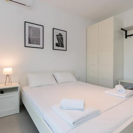 Sithoniars Ground Floor Gem In